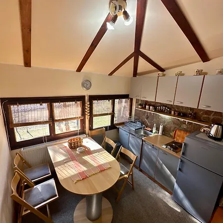 Apartment Micic 3 *